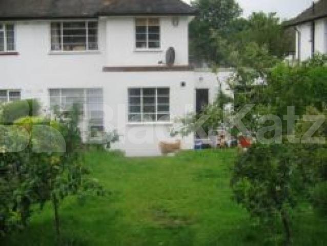 			GREAT LOCATION!!!, 4 Bedroom, 1 bath, 1 reception Terraced House			 Ludlow Way, HAMPSTEAD GARDEN SUBURB N2